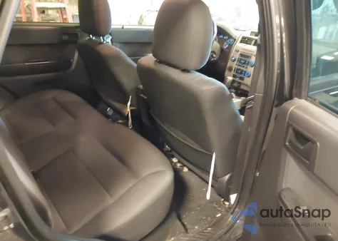 2011 Ford Escape Xlt from USA, damaged, VIN 1FMCU9DG7BKB23052